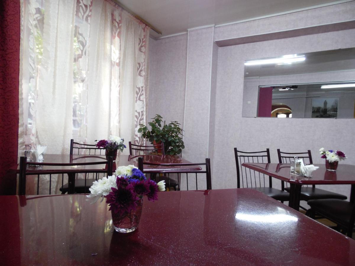 Hotel Na Admirala Makarova à Mykolaïv Extérieur photo