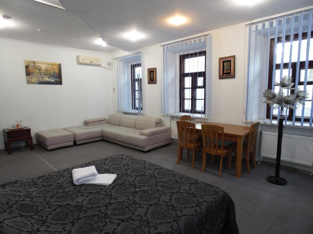 Hotel Na Admirala Makarova à Mykolaïv Extérieur photo