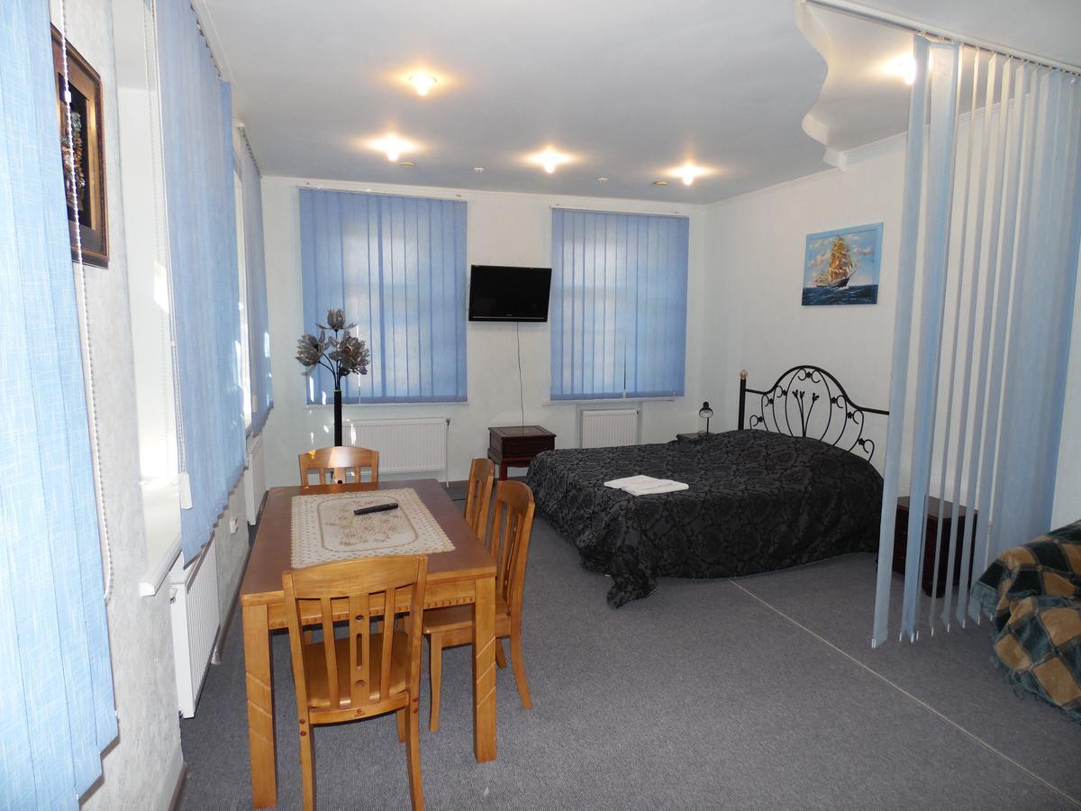 Hotel Na Admirala Makarova à Mykolaïv Extérieur photo