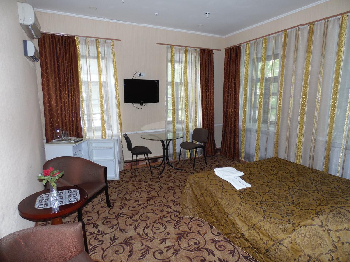 Hotel Na Admirala Makarova à Mykolaïv Extérieur photo
